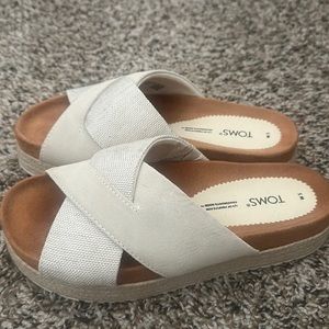 TOMS platform sandals SIZE 5 only worn once